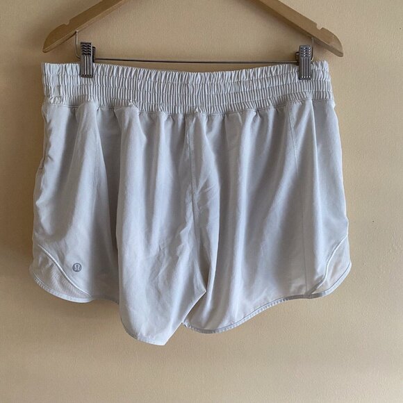 Lululemon 2023 Hotty Hot High-Rise Lined Short 4" Woman 14 Bone Swift Fabric - Picture 2 of 14